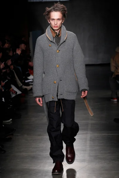 Look 18